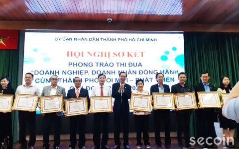 Secoin's Chairman Dinh Hong Ky receives Certificate of Merits from Hochiminh City People's Committee